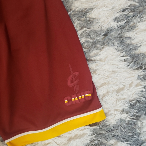 Cleveland Cavs shorts small - Picture 4 of 5